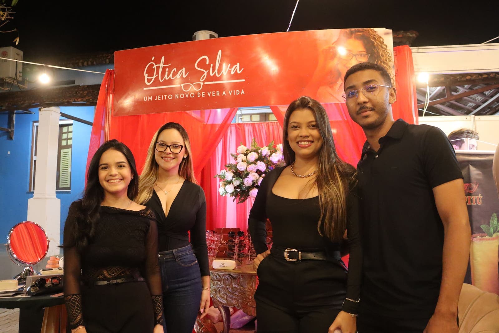 Equipe da Ótica Silva no estande do Empreend 2025